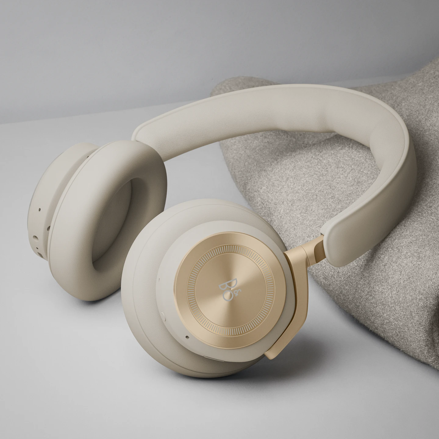 旅行に最適なヘッドホン2025 - トラベルガイド|Bang & Olufsen 公式ストア 旅行に最適なヘッドホン2025 - トラベルガイド|Bang & Olufsen 公式ストア