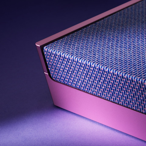 Detail image of Beosound Level speaker in the limited Atelier Editions colour Lilac Twilight