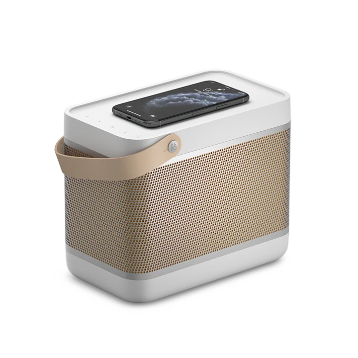 Beolit 20 in Grey Mist while Iphone is charging