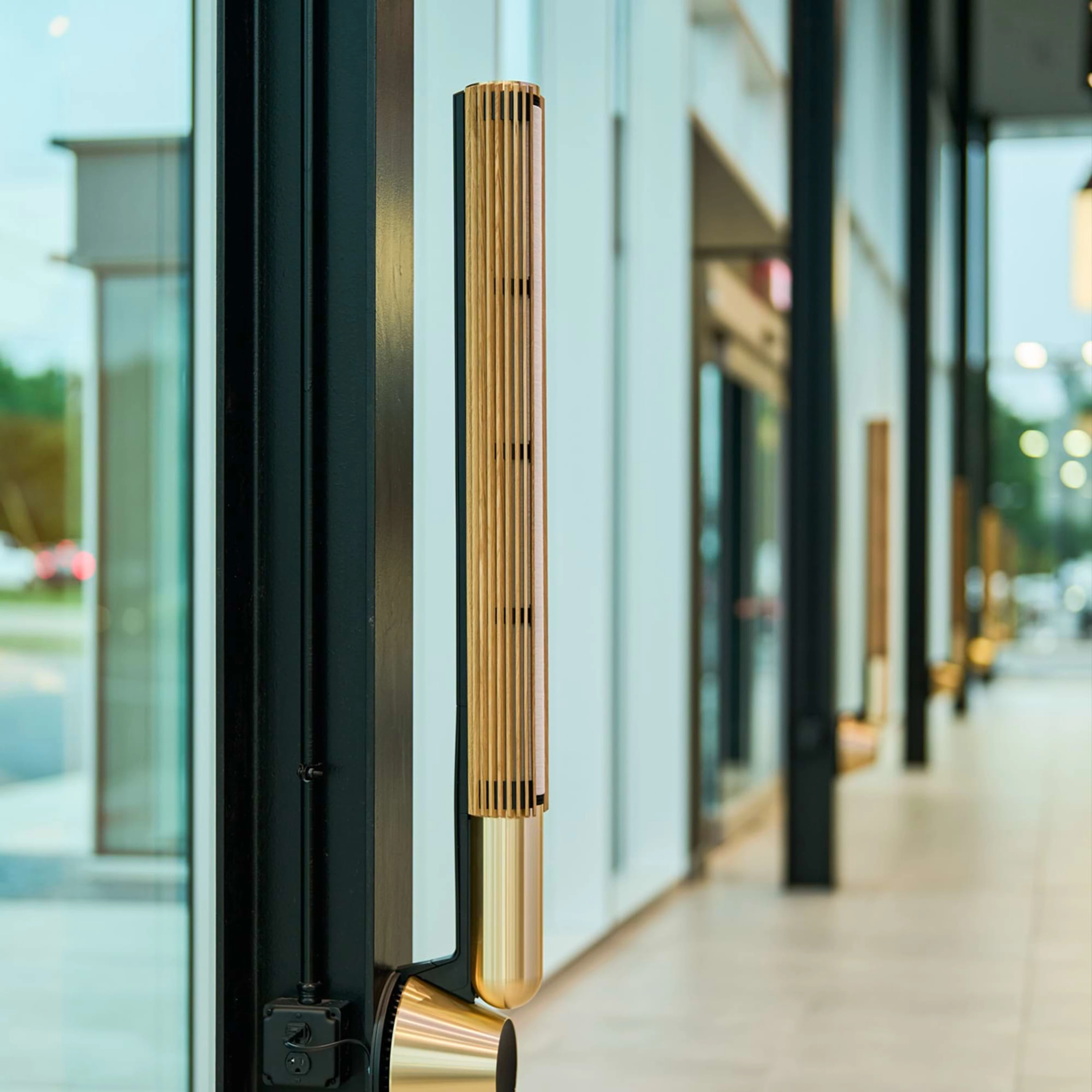 Beolab 18 placed outside the car dealership