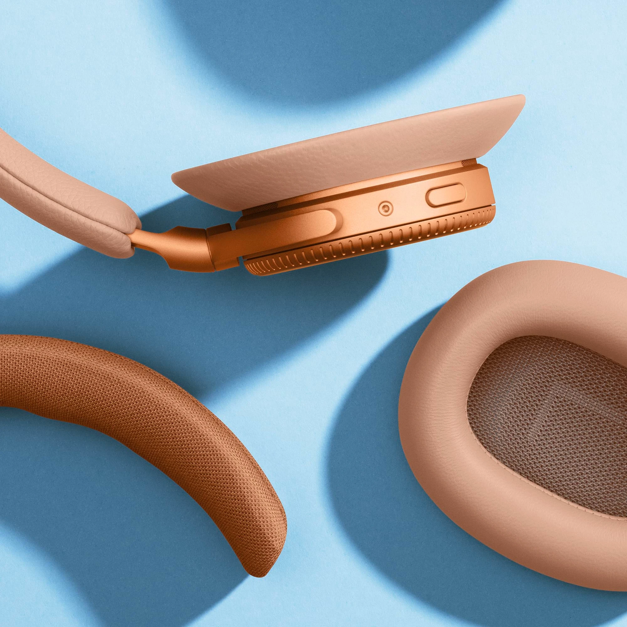 Beoplay H100 in Sunset Abricot