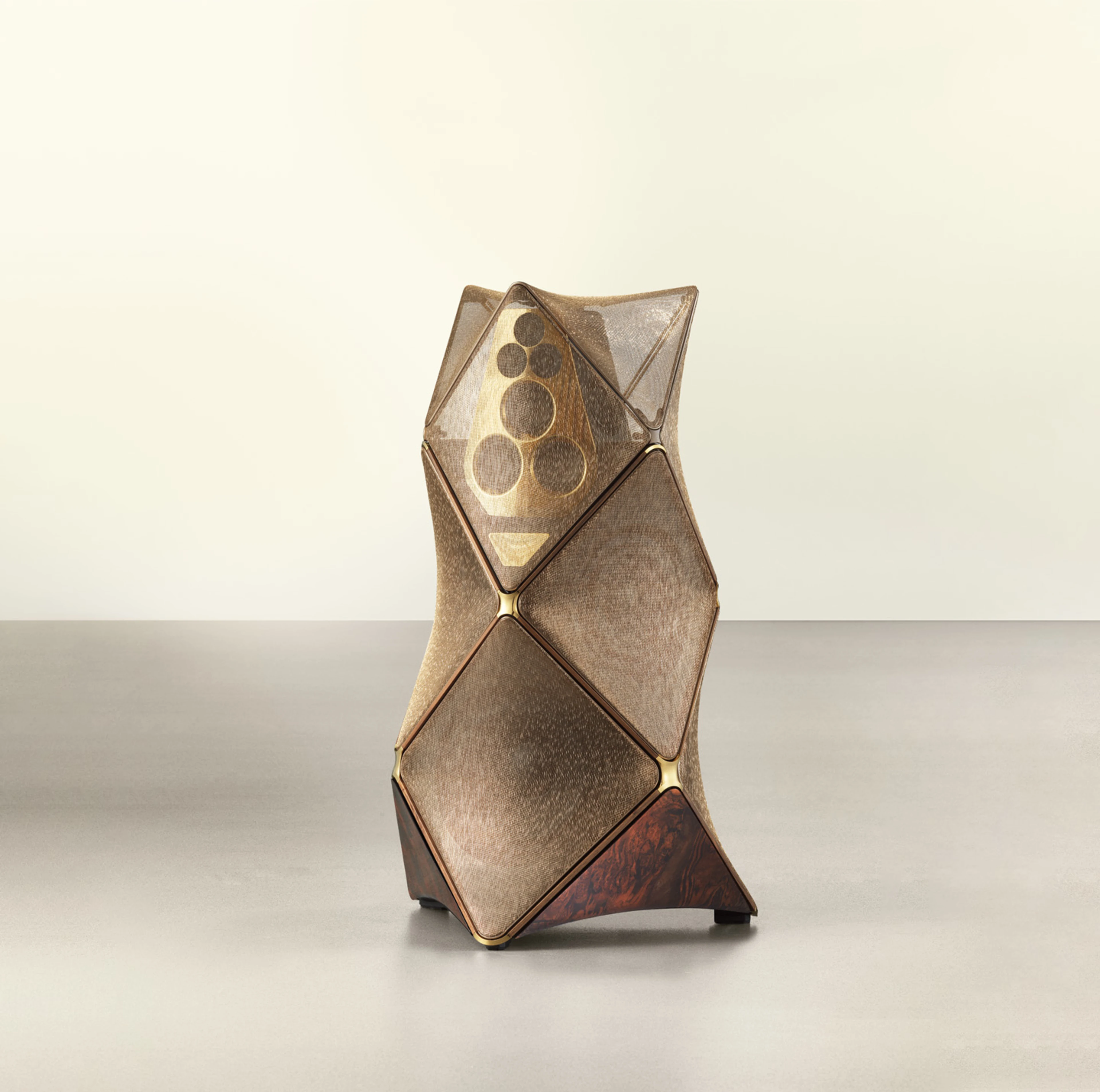 Beautyshot of Beolab 90 Alchemy, limited ateleir edition.