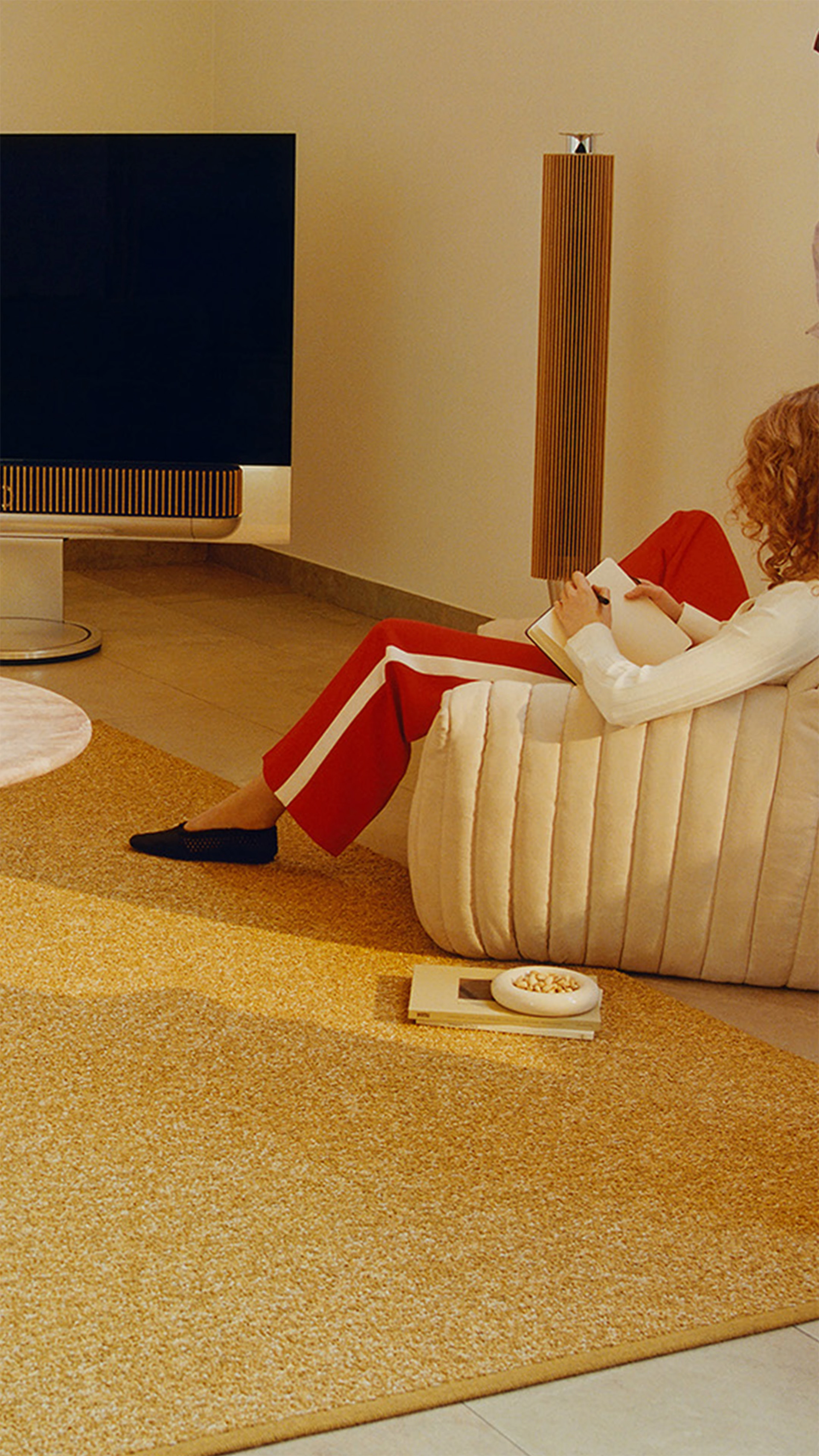 Beolink surround enables the connection of all speakers in your home.