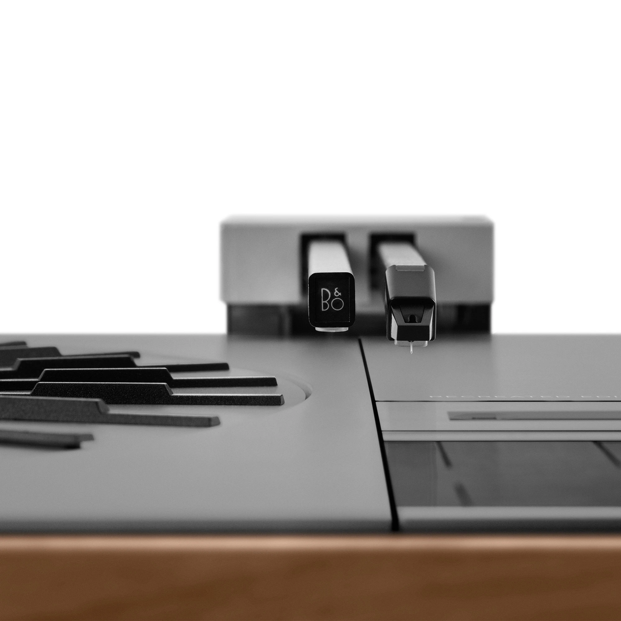 Side shot of the Beogram 4000