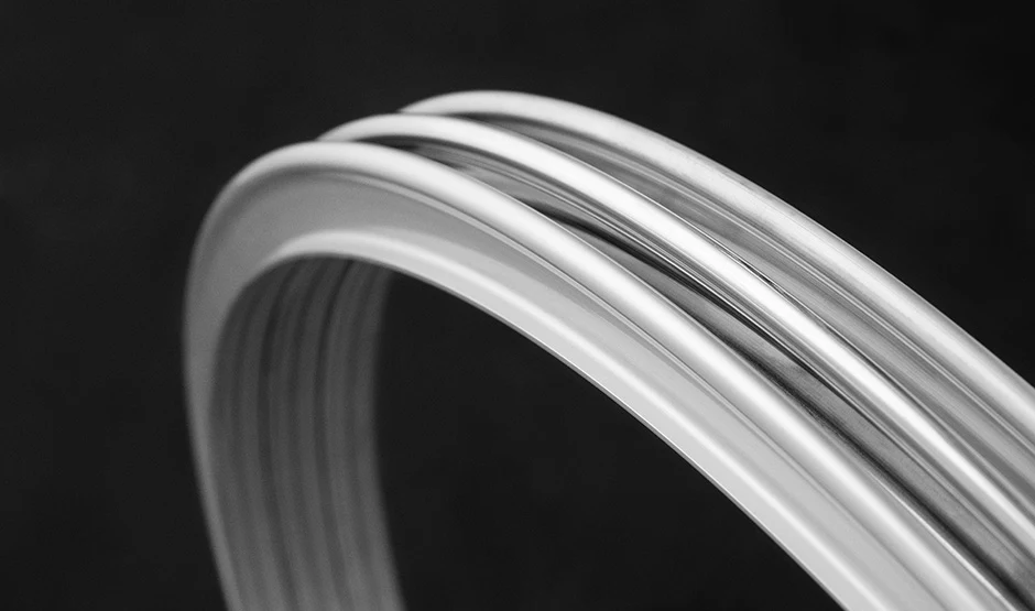 Close up of the aluminium rings of the Beoplay A9