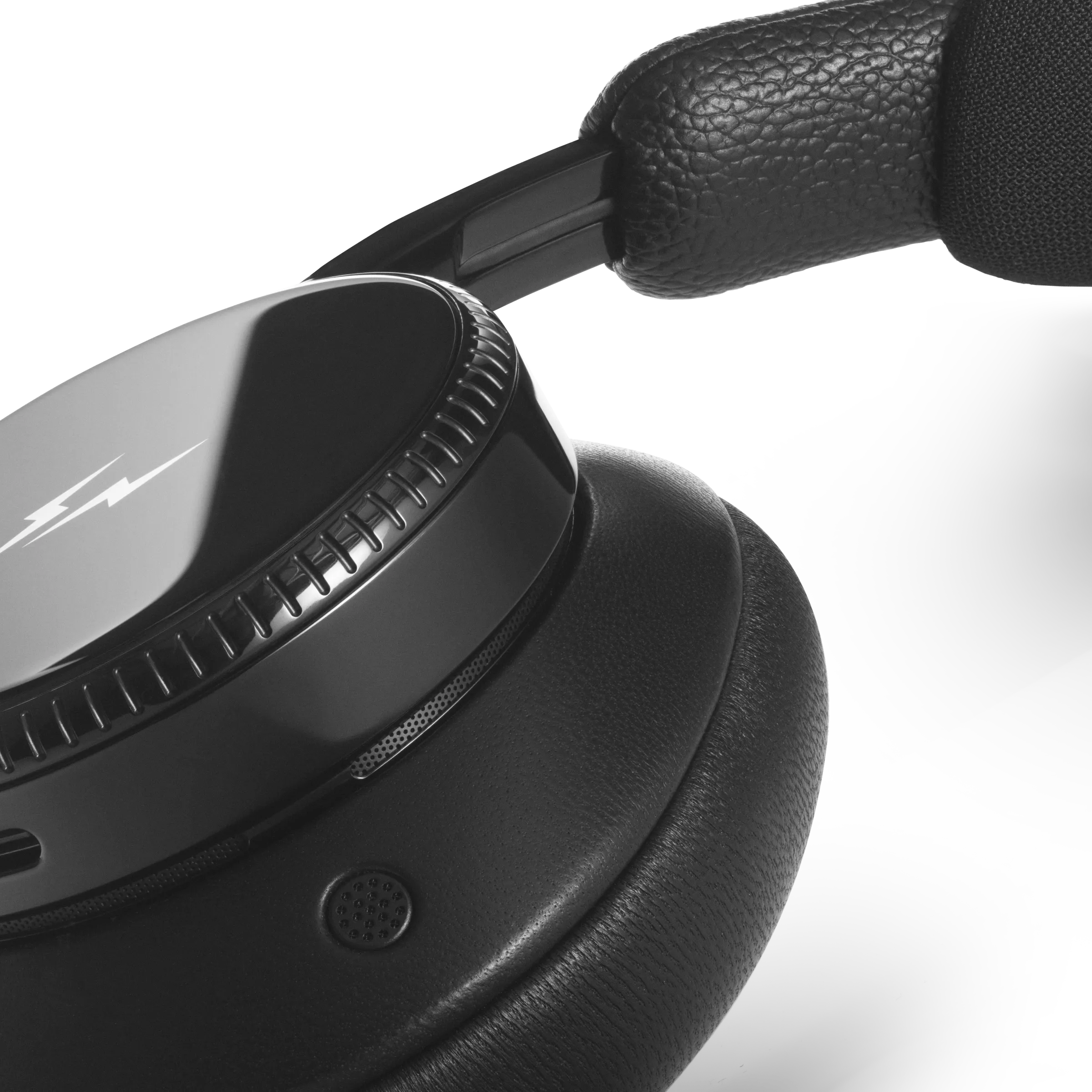 ワイヤレスヘッドホン＆イヤホン一覧｜Bang & Olufsen 公式ストア