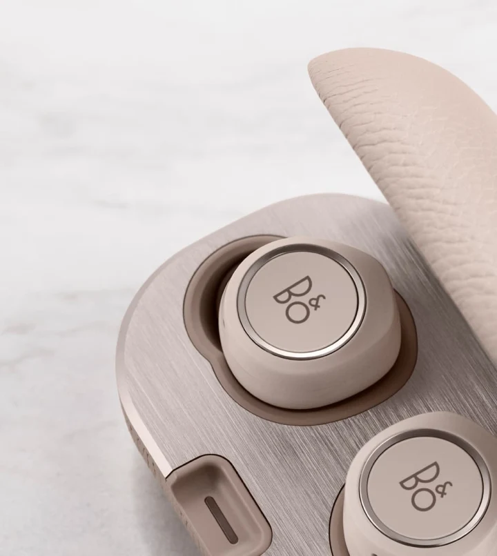 Beoplay E8 2.0 pink detail
