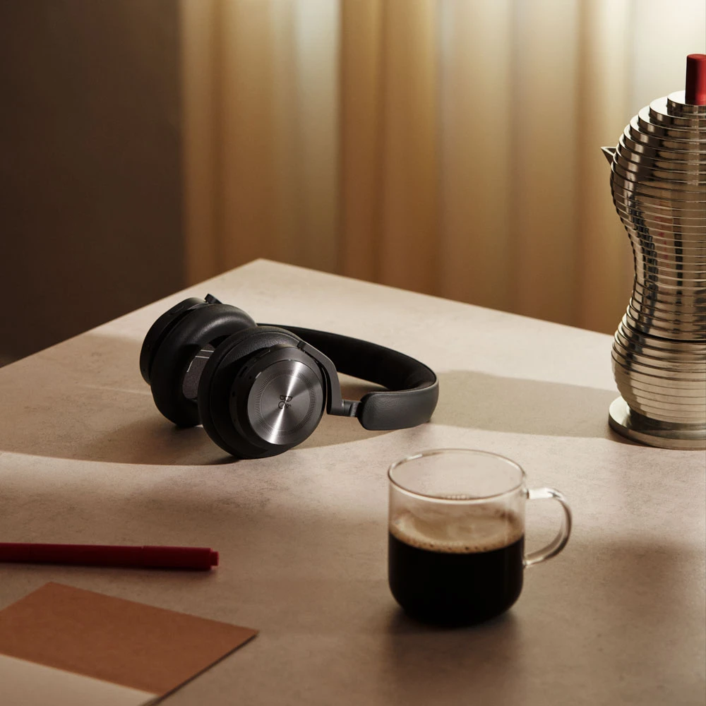 Beoplay H95 headphone image