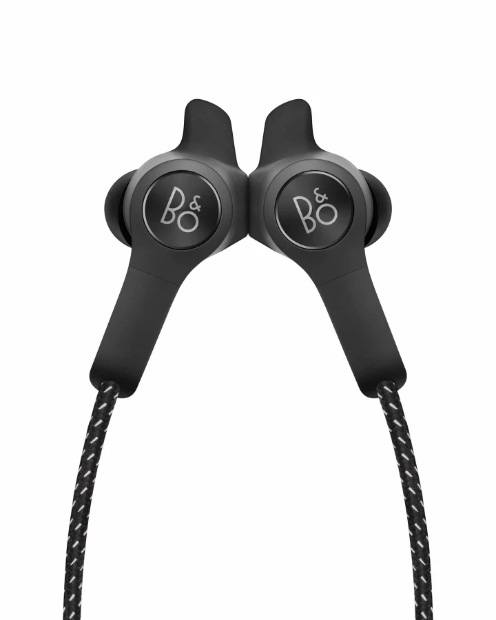 Beoplay E6 earphones magnetic feature