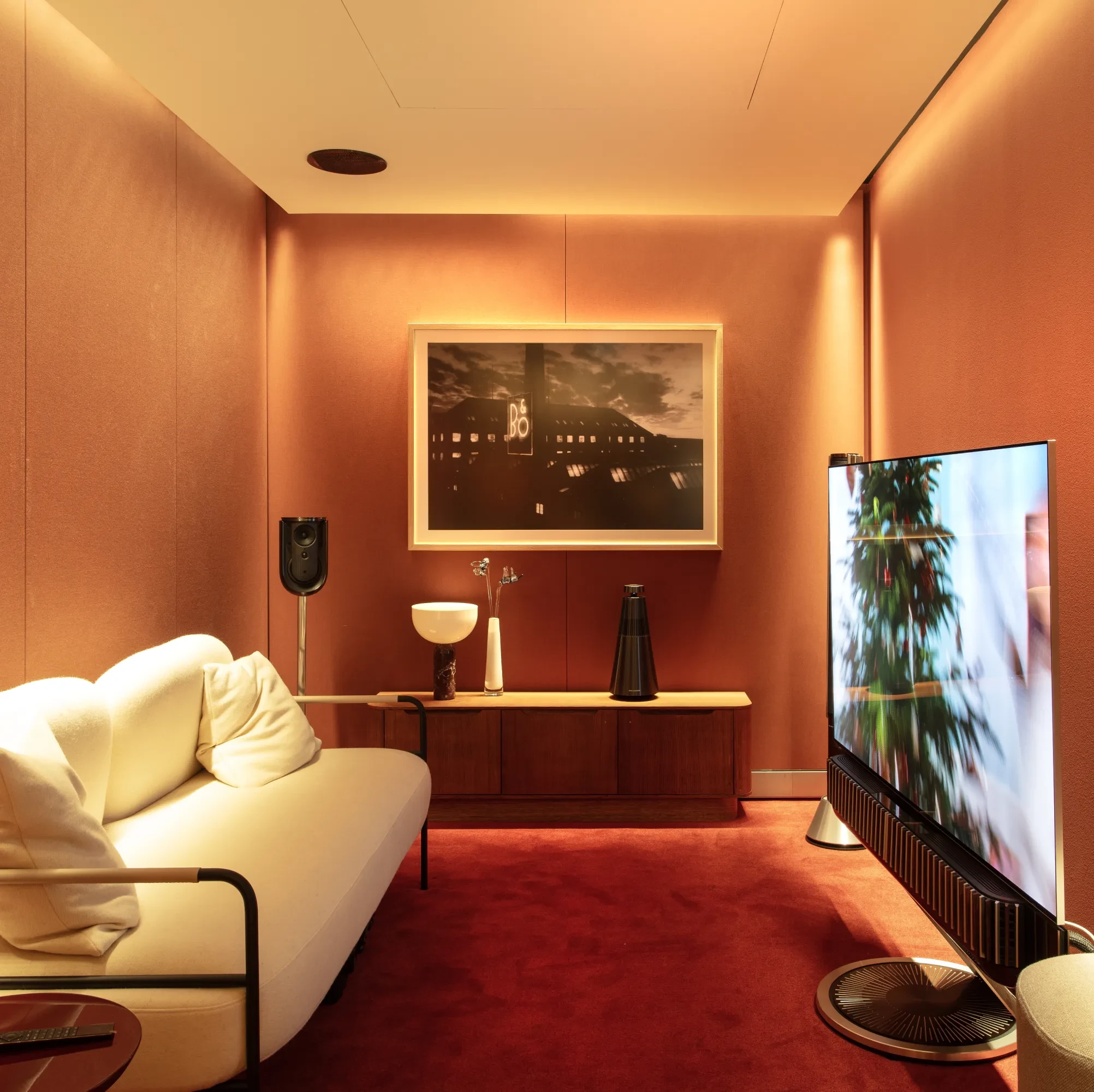A private listening room in Bang & Olufsen Opéra store in Paris.
