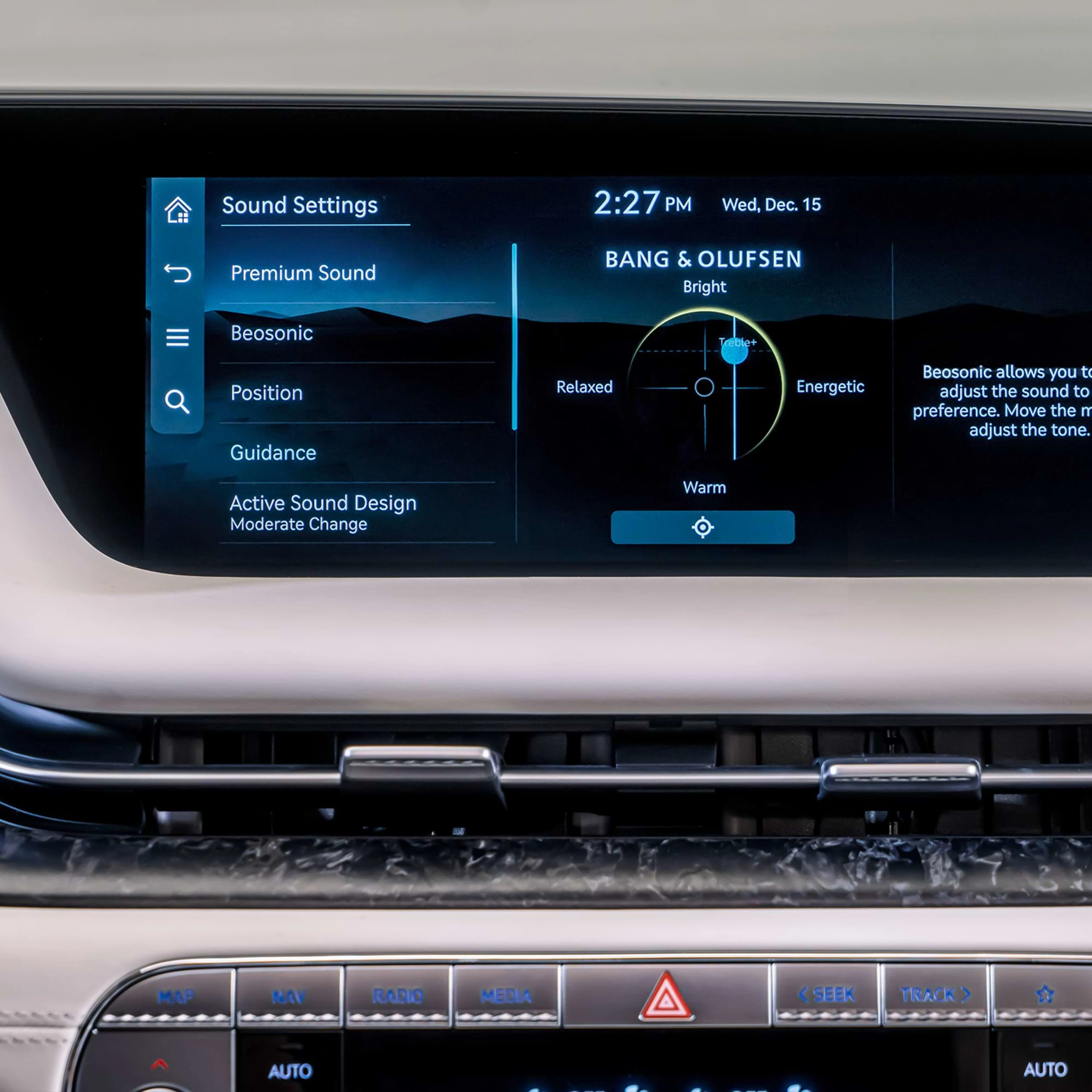 Digital screen from car showing B&O logo