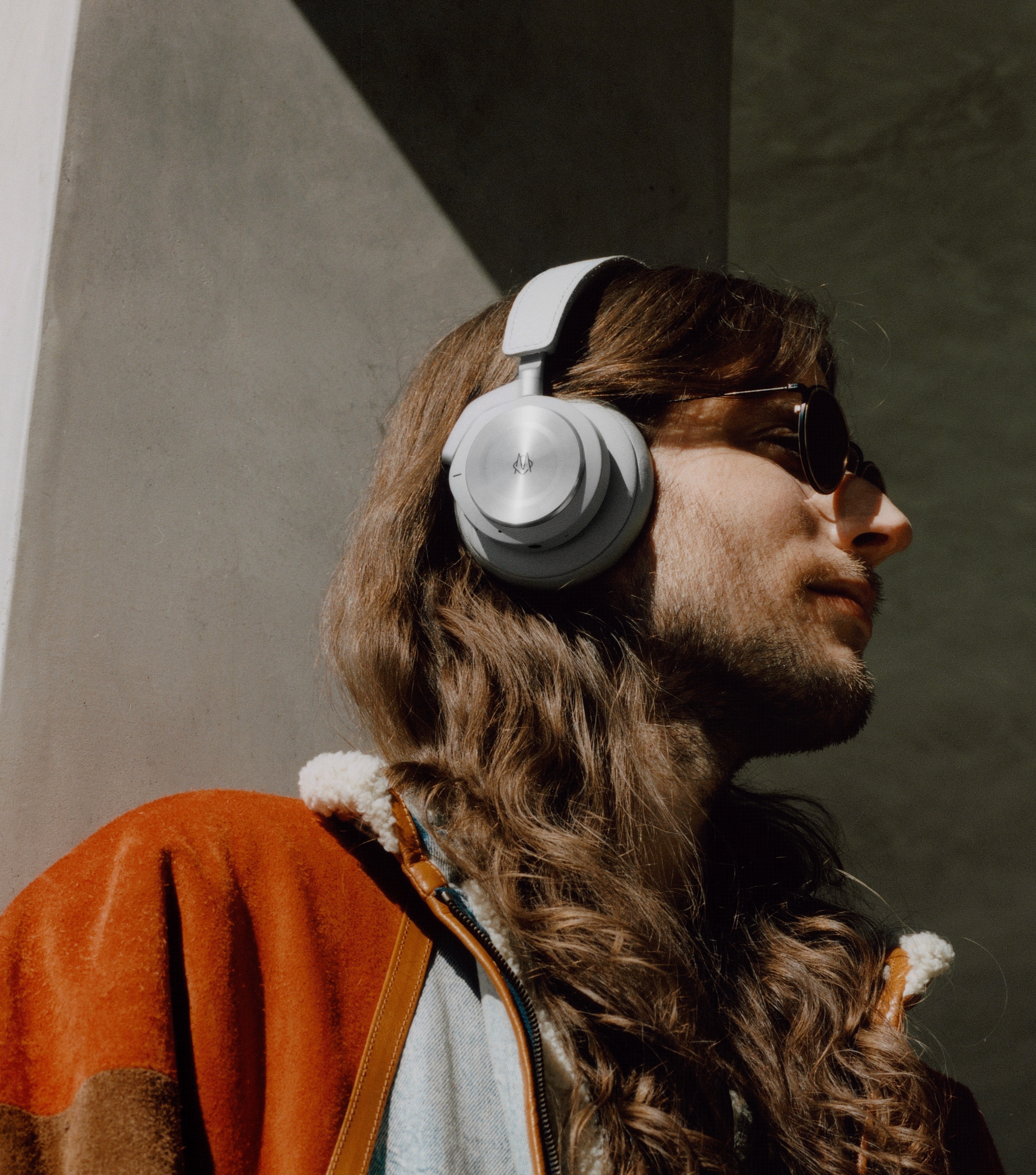 Bang & Olufsen x RIMOWA - Beoplay H9i headphones | B&O