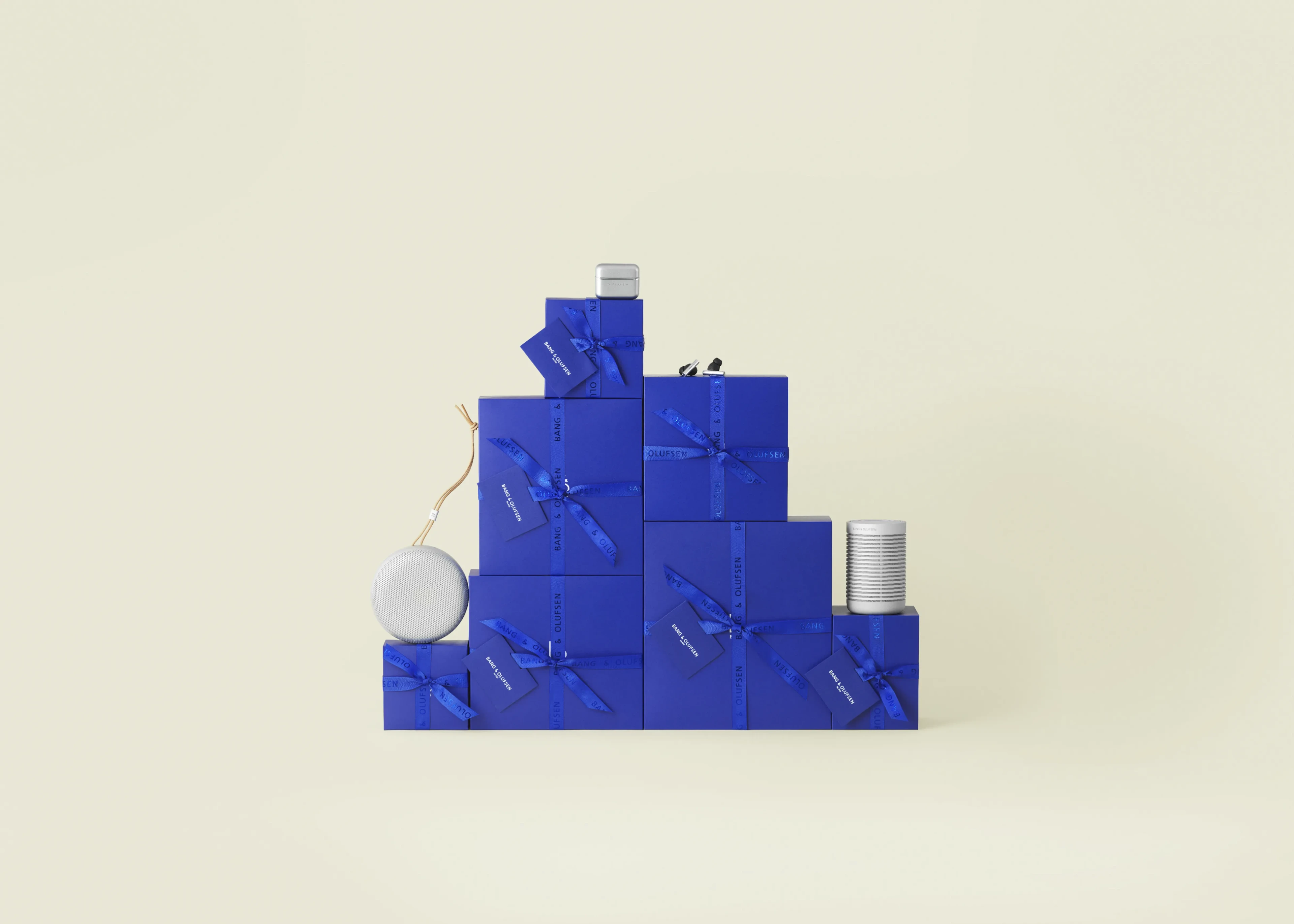 Many gift boxes including some speakers