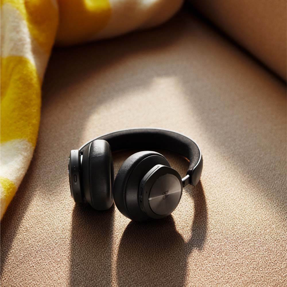 Beocom Portal headphones for hybrid work - Bang & Olufsen