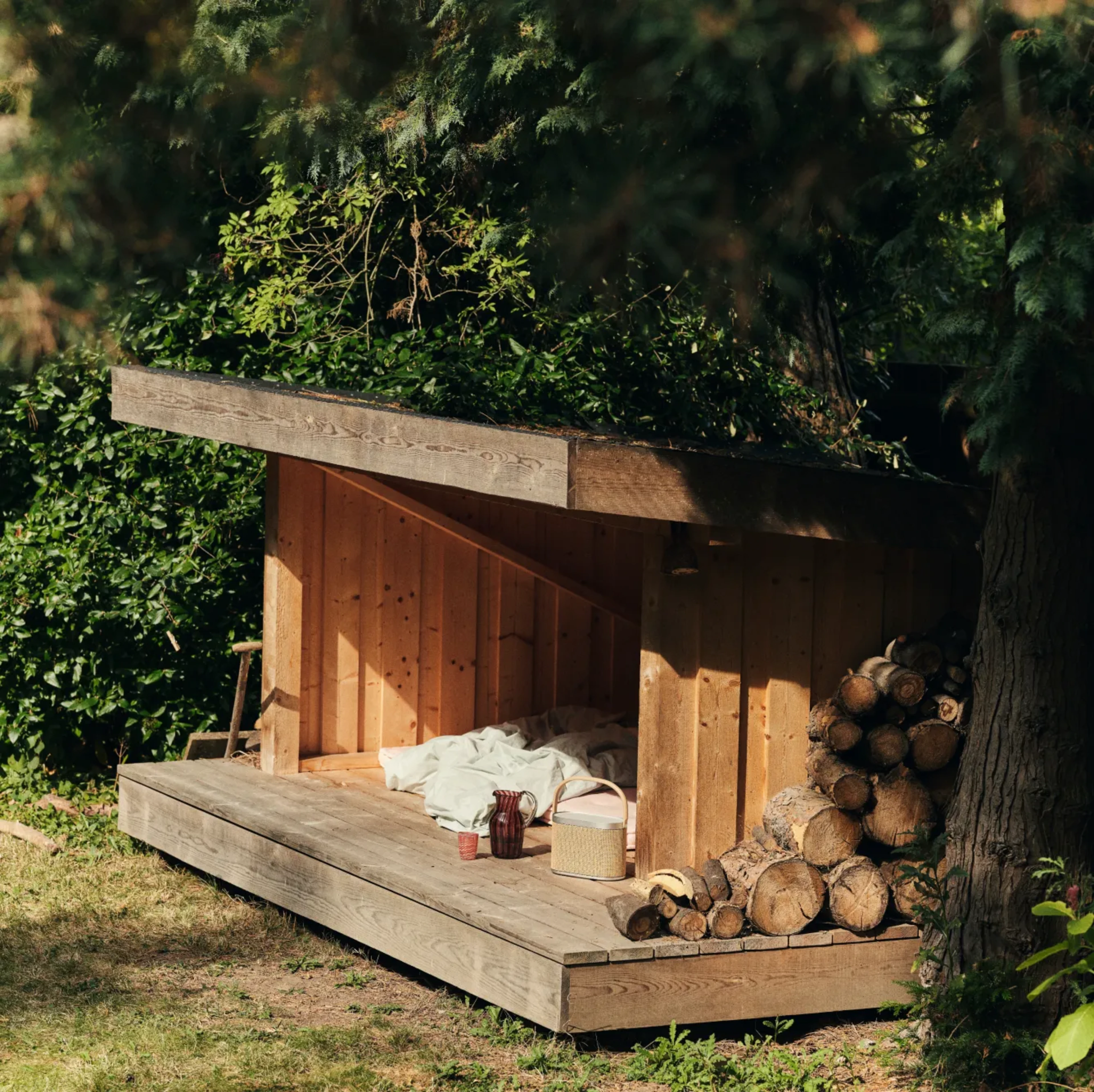 A shelter featuring the Beosound A5