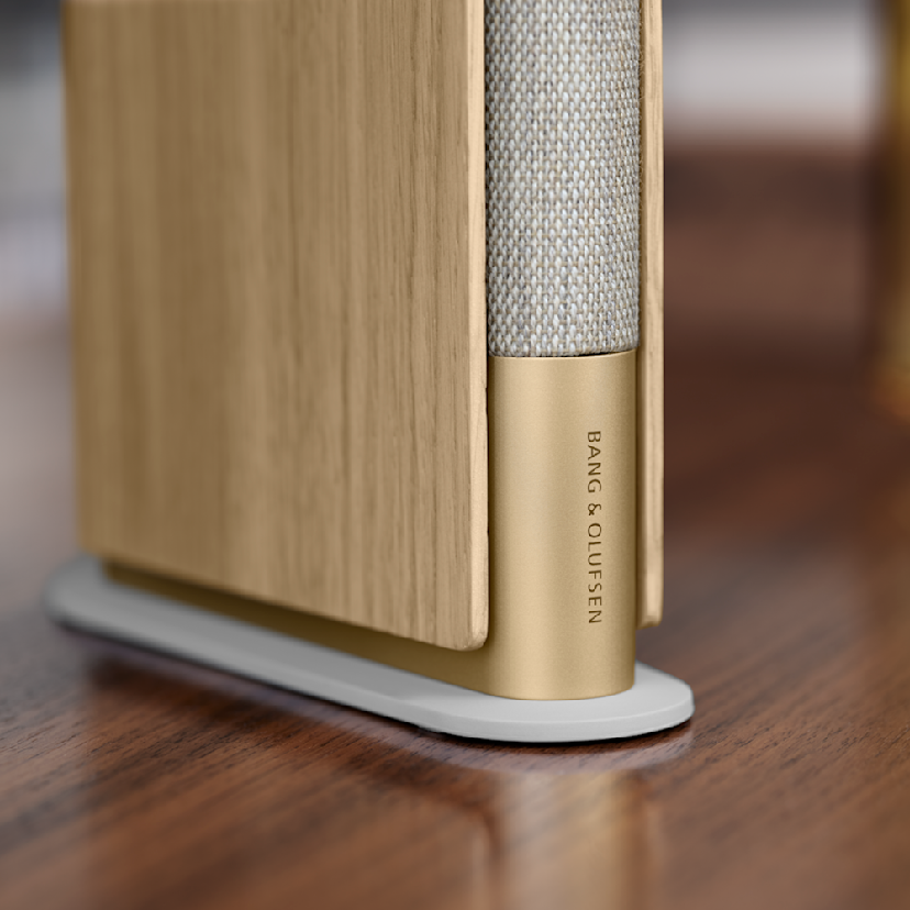 Beosound Emerge is an elegantly designed speaker, made with premium materials, aluminium, natural oak and kvadrat textile.