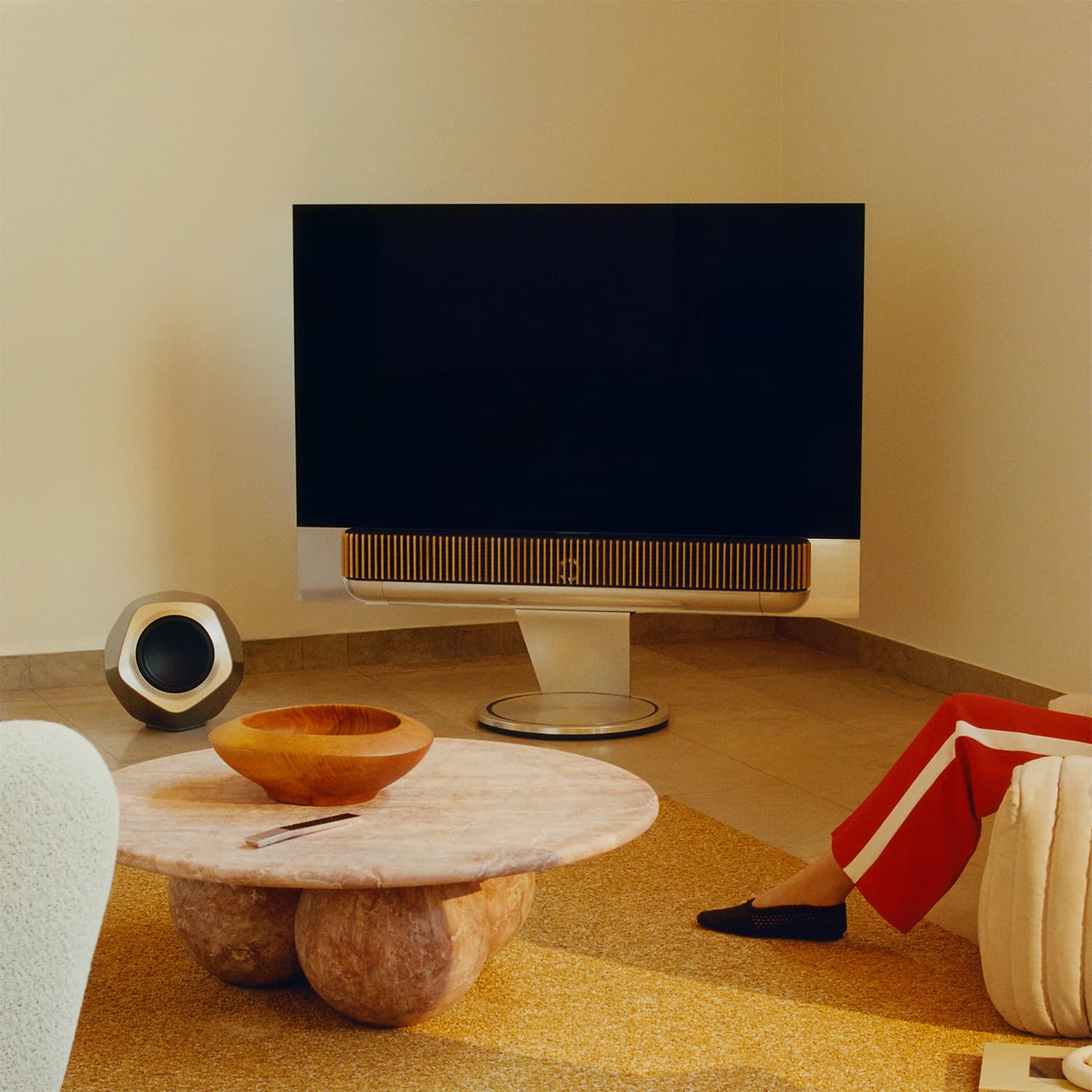 ホームシアターに最適な、個性の光るテレビ