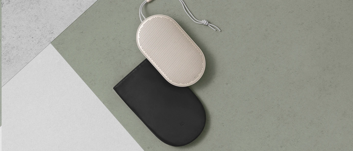 Beoplay P2 Leather Sleeve Black 3
