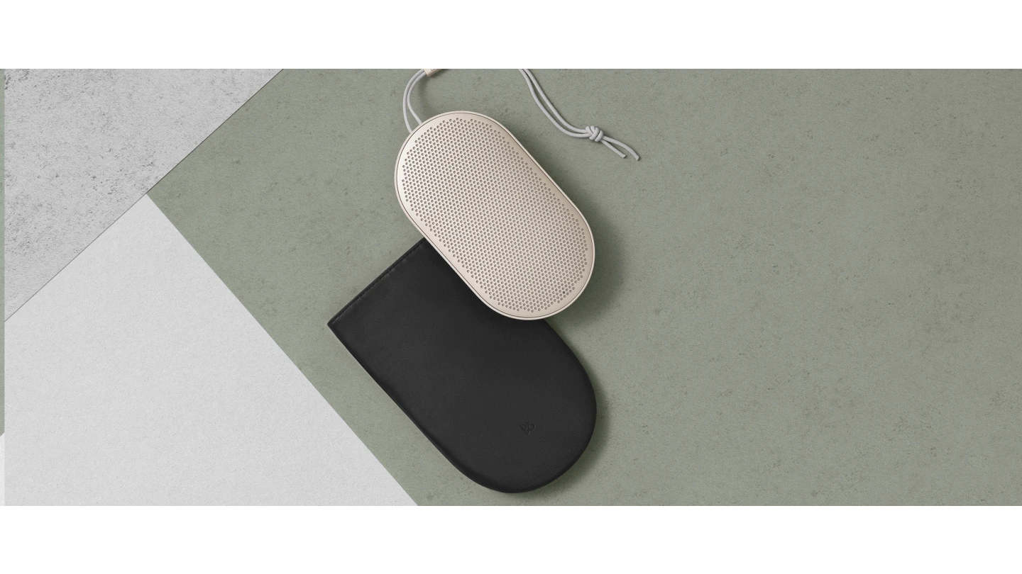 Beoplay P2 Leather Sleeve Black 3