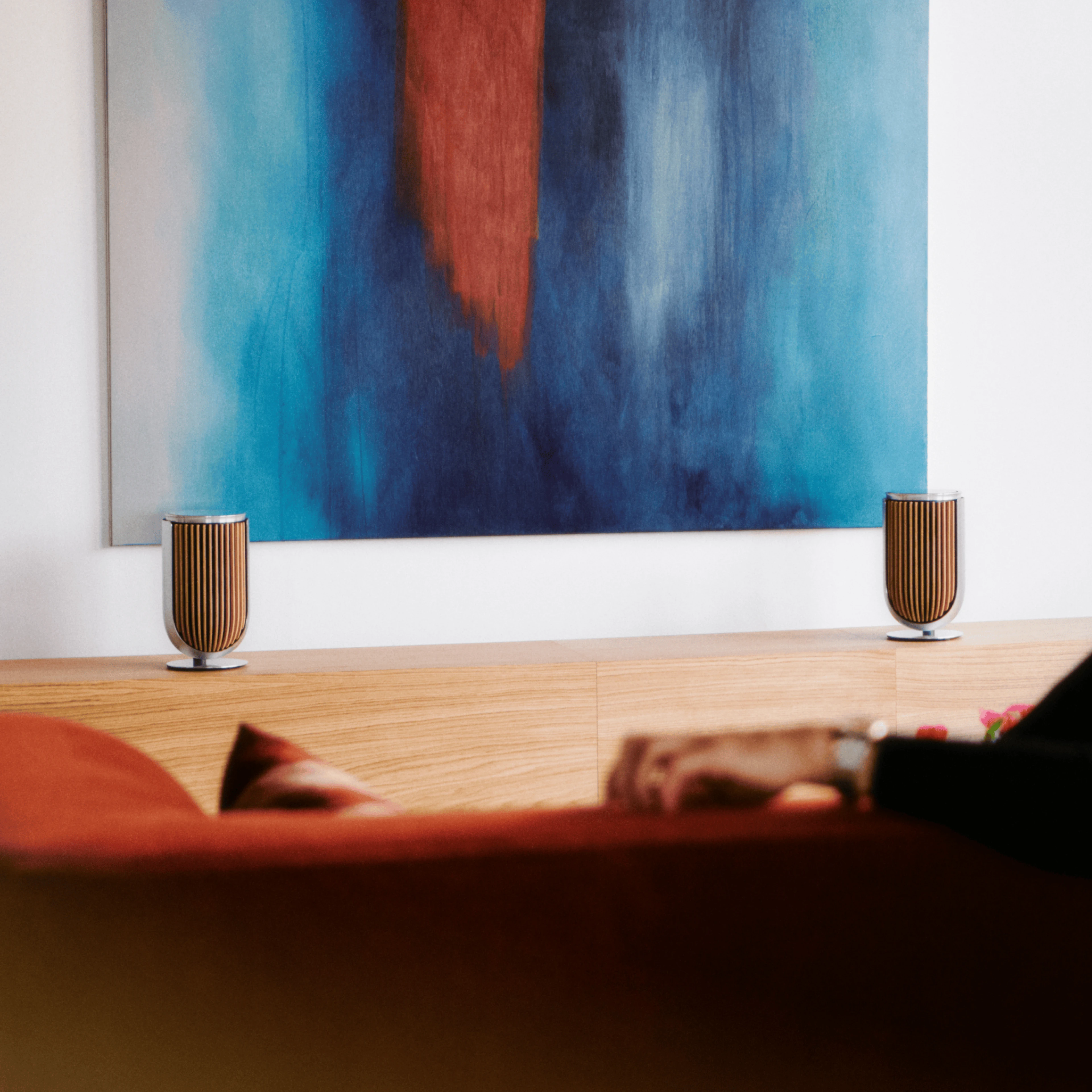 Two Beolab 8 speakers in a stereo setup