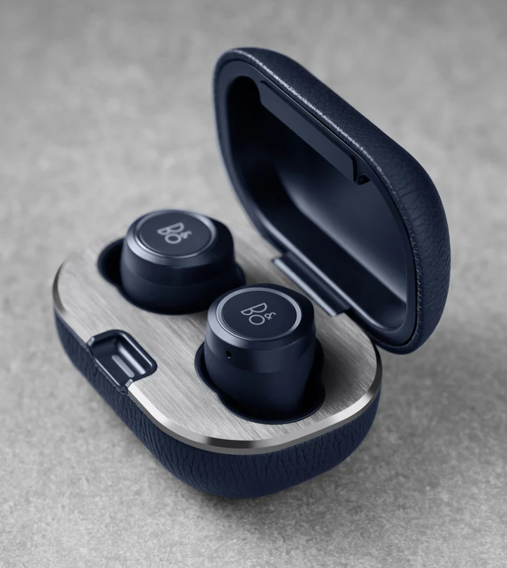 Beoplay E8 2.0 earphones indigo blue charging case