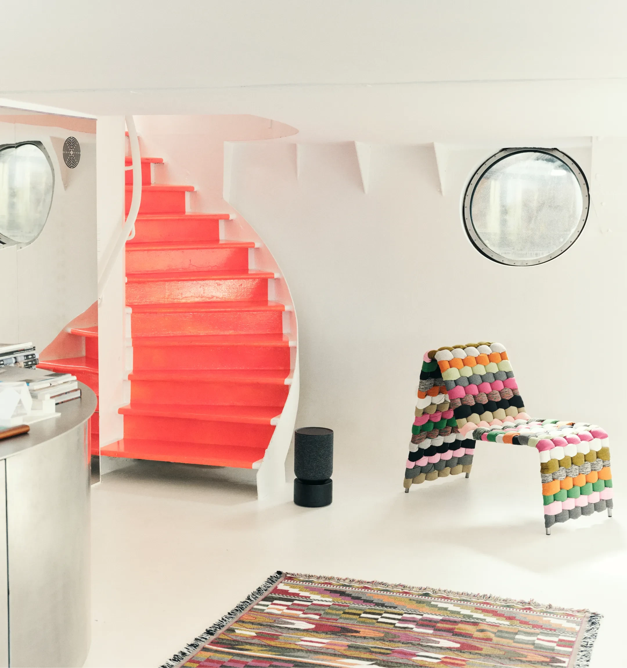 Beosound balance i farverigt miljø