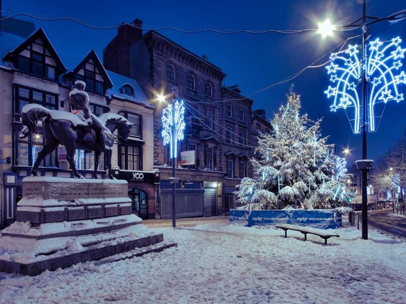 wolverhampton-chjristmas-night-scene