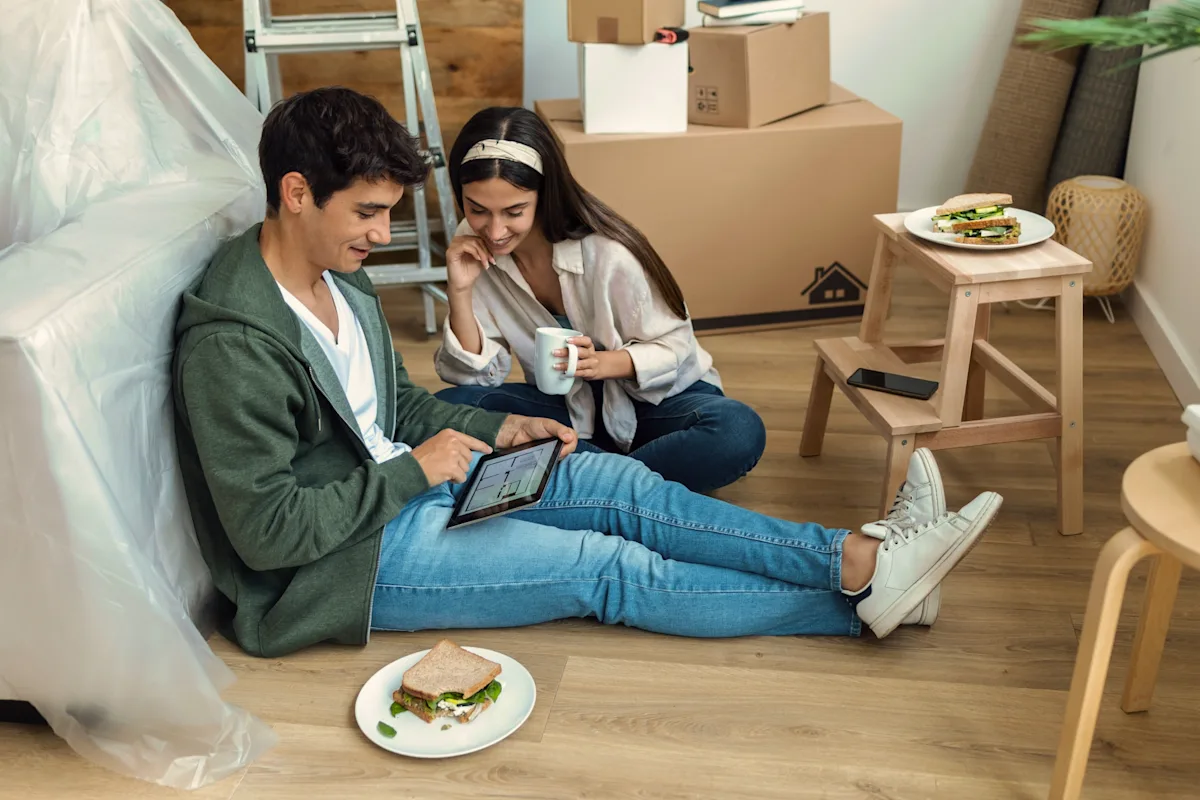 hero/couple new home