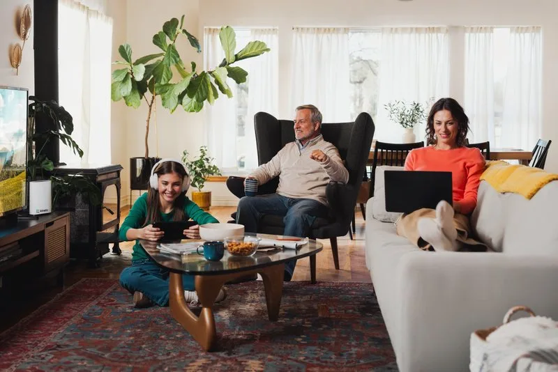 blog/hero_connecting people. strengthening communities