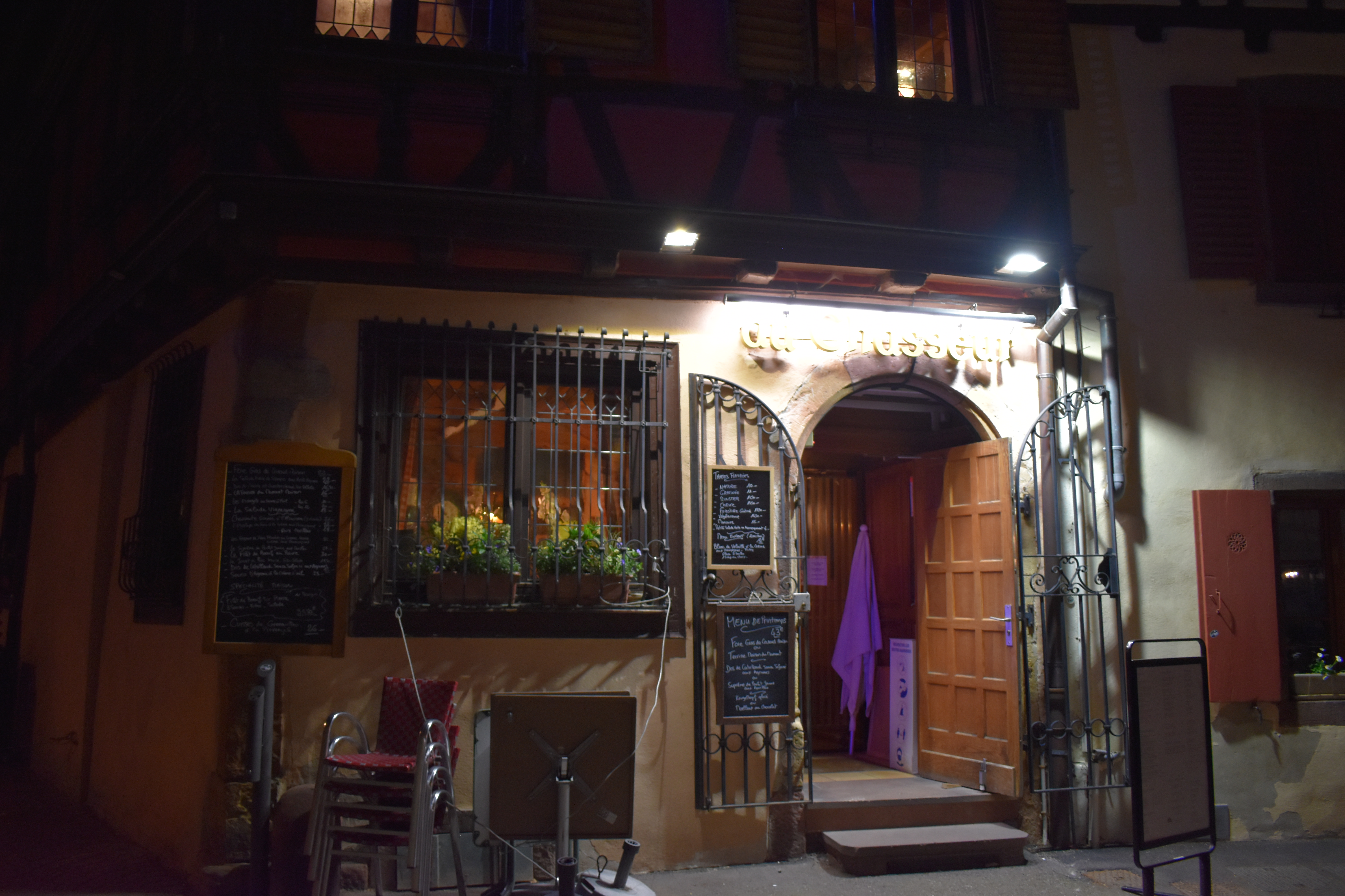 Restaurant au Chasseur Night 1