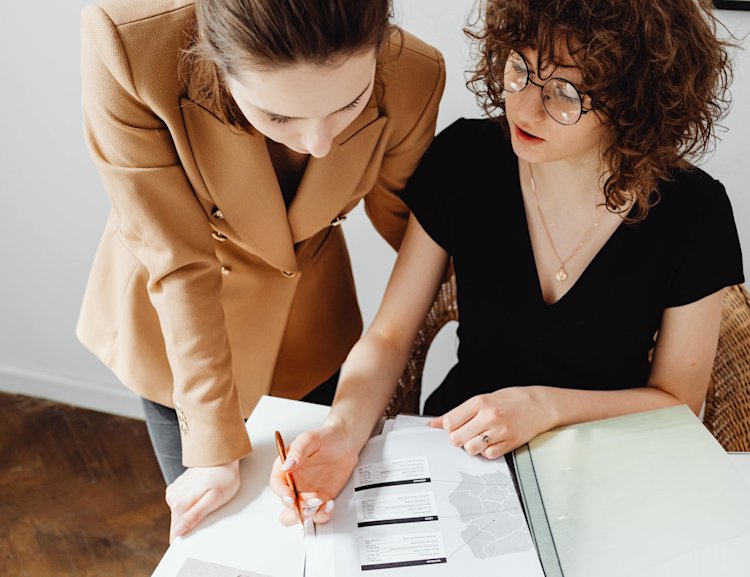 An invoice payment is a payment method with which a customer pays a merchant or service provider for the provision of a delivery or service.