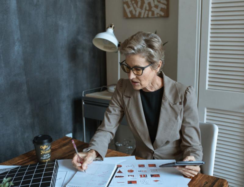 Der Days Payable Outstanding-Wert gibt die durchschnittliche Anzahl an Tagen an, die ein Unternehmen benötigt, um seine Verbindlichkeiten zu begleichen.