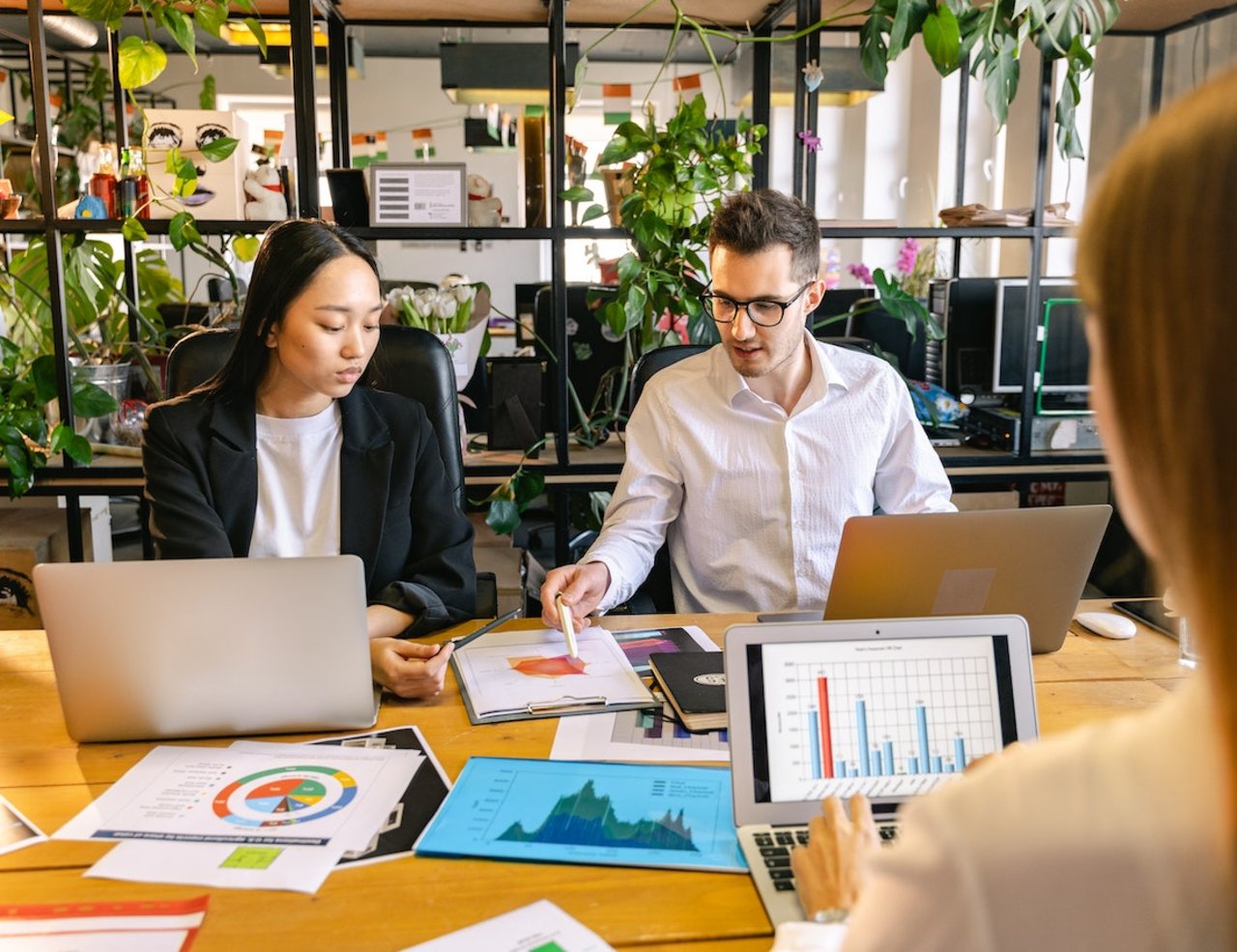 Die Konsolidierung ist beim Konzernabschluss zum Beispiel wichtig, wenn die finanzielle Lage des Konzerns nach außen hin dargestellt werden muss.