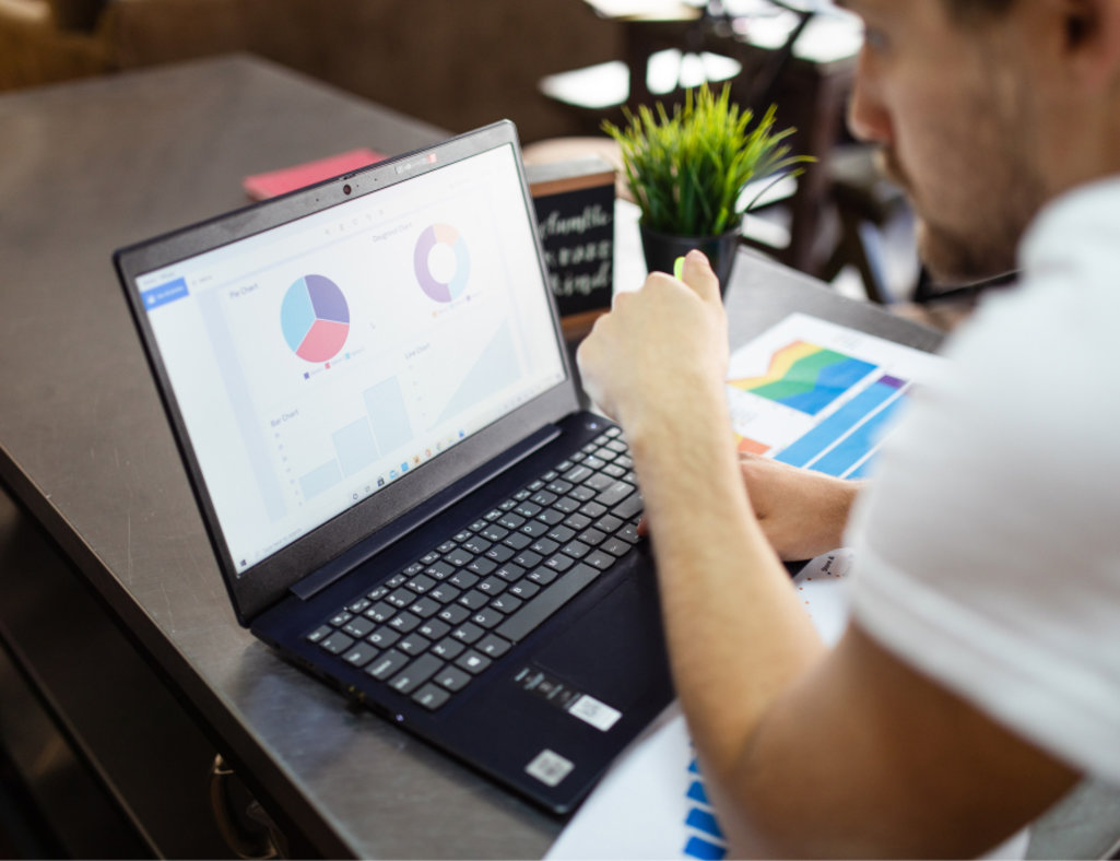 The balance sheet forecast shows the assets and liabilities of a company that are expected in the coming years.