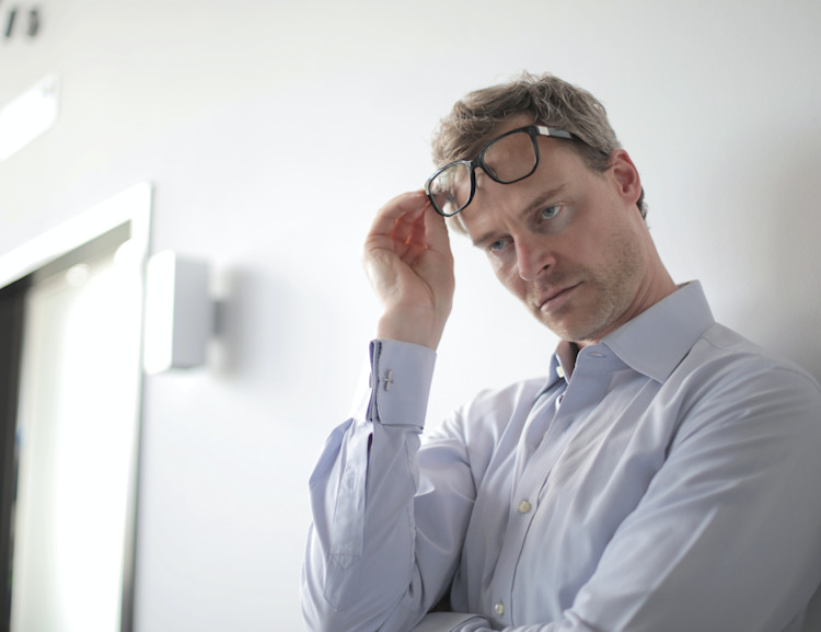 Wenn ein Schuldner eine Zahlung schuldhaft verzögert oder die Zahlungsverpflichtung überhaupt nicht erfüllt, liegt ein Zahlungsverzug vor.