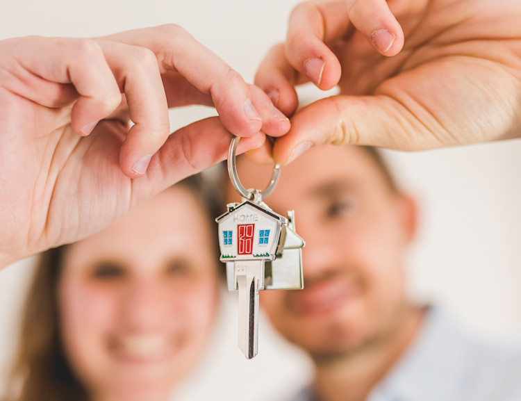 Bevor der Traum Eigenheim in Erfüllung geht, müssen in der Immobilienentwicklung Projekte logistisch und finanziell genau geplant werden.