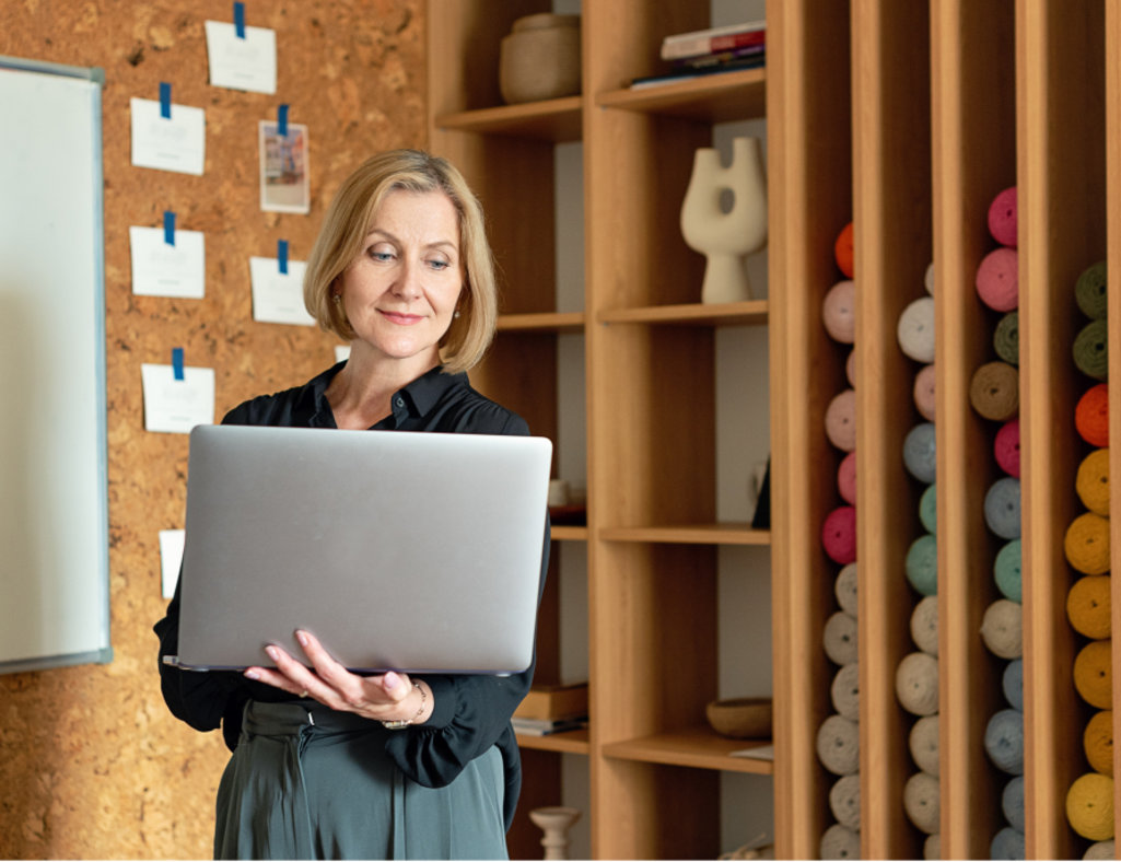 Eine Tochtergesellschaft ist ein Unternehmen, das einer Muttergesellschaft unterstellt ist.