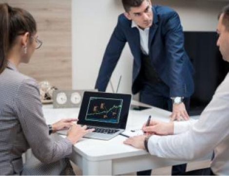 With in-house banking, a company itself takes over central functions that usually fall within the remit of a bank.