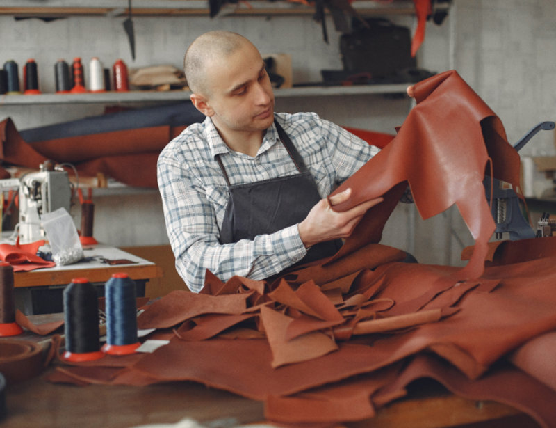 Die Beschaffungslogistik sorgt dafür, dass ein Unternehmen stets mit seinen benötigten Materialien versorgt wird.