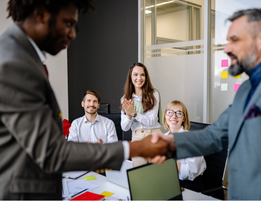 Ein Joint Venture ist laut Handelsgesetzbuch (HGB) ein Verbund von mehreren Unternehmen, die durch Kooperation ein gemeinsames Ziel erreichen wollen.