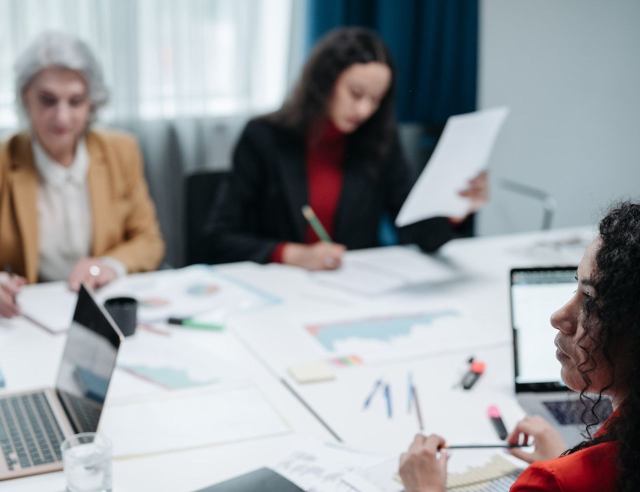 Die Aufwands- und Ertragskonsolidierung at equity erfolgt in drei Fällen.