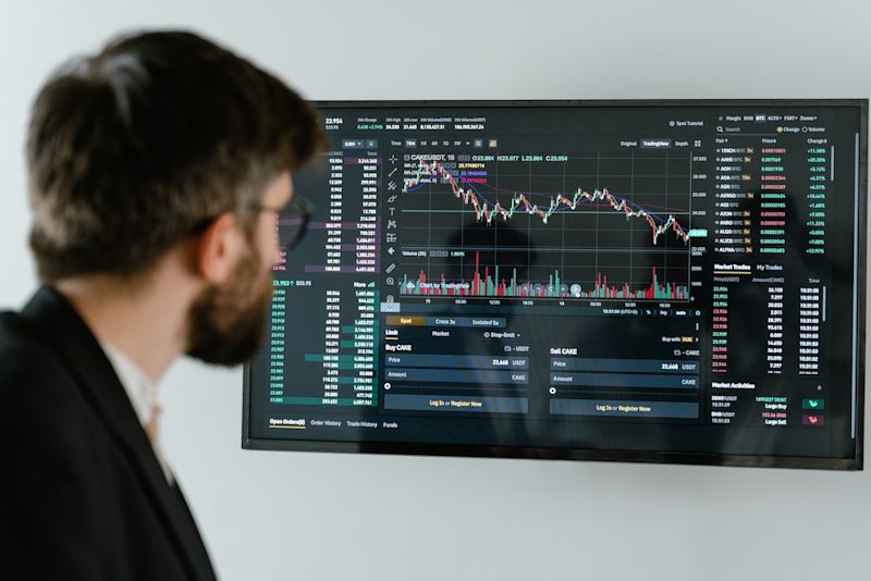 Eine Unternehmensanalyse-Software unterstützt Unternehmen auf der technischen Seite dabei, ihr Unternehmen auf Herz und Nieren zu prüfen und zu analysieren.