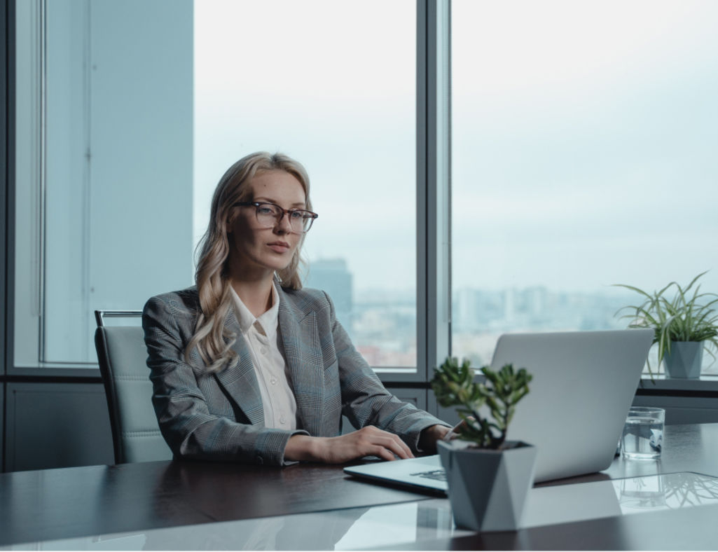 Unter Unternehmensplanung versteht man Prozesse, die Strukturen und zukünftige Verfahrensweisen gedanklich vorwegnehmen, um Ziele für zukünftige Zeitperioden zu realisieren.