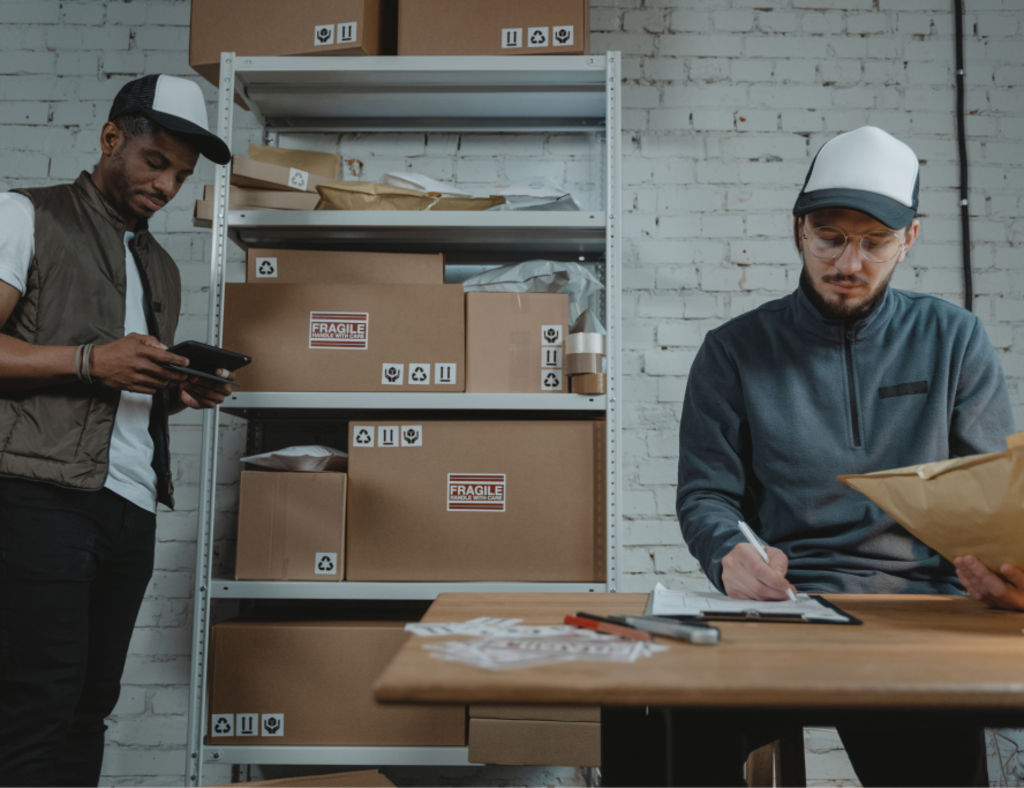 Akkreditive kommen vor allem im Kontext von Import/Export und internationalem Handel vor, doch sie können auch zur Absicherung von Geschäften im Inlands- oder Online-Handel genutzt werden.