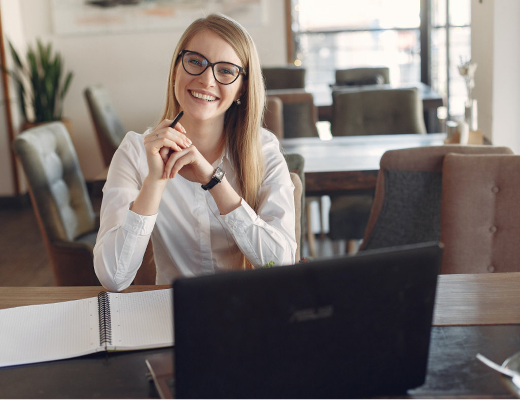 Das Gesamtkapital eines Unternehmens setzt sich zusammen aus dem Eigen- und aus dem Fremdkapital, sowie aus den Sonderposten.