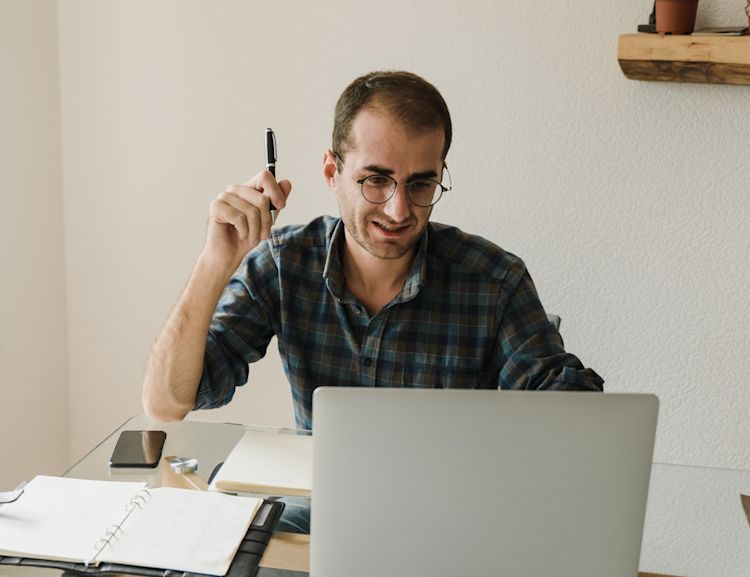 Dazu dient das Grundbuch im Rechnungswesen.
