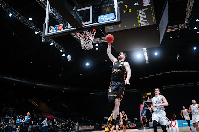 Die Basketball Löwen Braunschweig in Aktion.