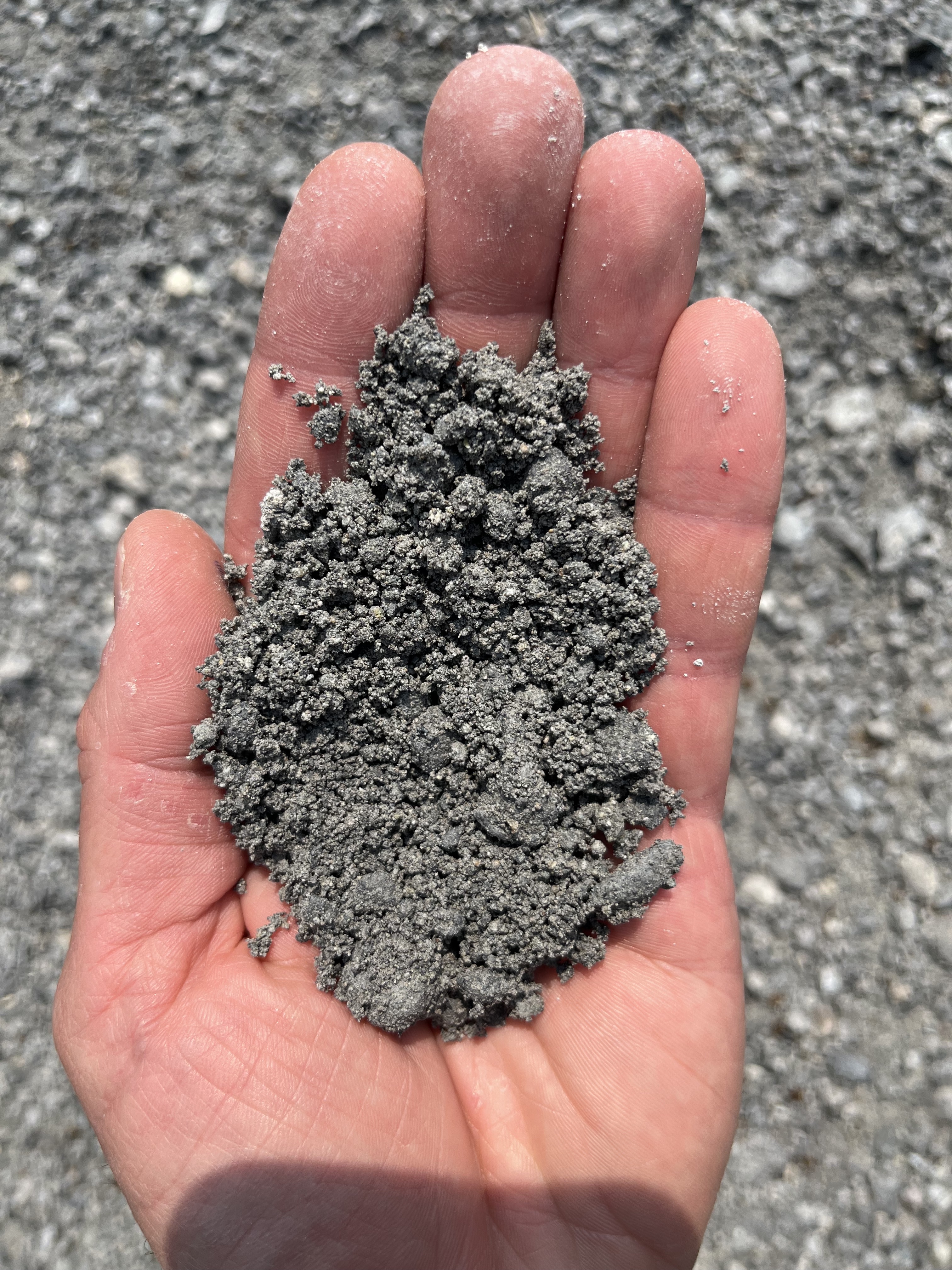 aggregate in hand