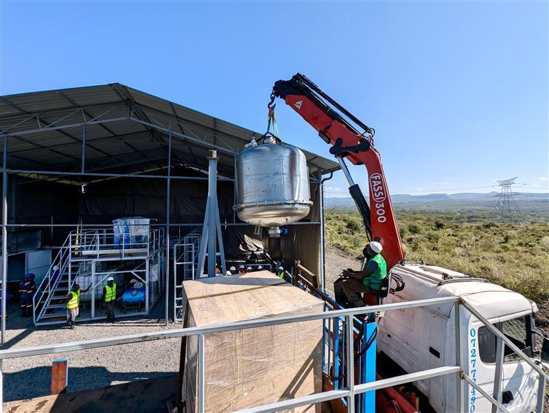 Crane lifting equipment for carbon removal into place