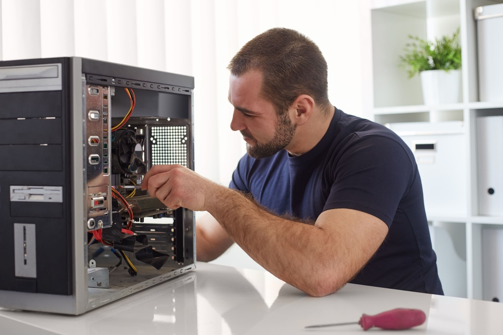 Computer repairer